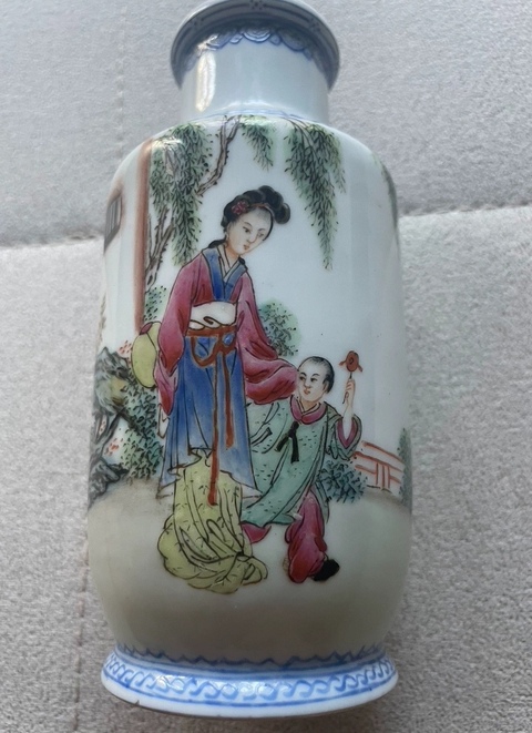 古玩陶瓷粉彩人物故事棒槌瓶真品鑒賞圖