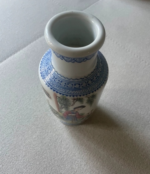 古玩陶瓷粉彩人物故事棒槌瓶真品鑒賞圖