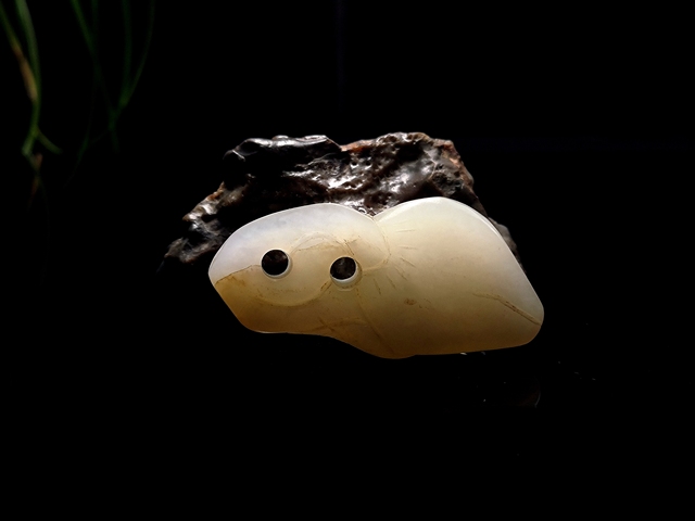 古玩玉器和田玉雕“瓜果墜”真品鑒賞圖