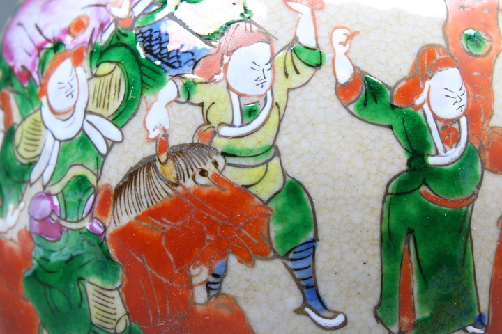 古玩陶瓷清晚期·哥釉五彩刀馬人物紋蓋罐拍賣,當前價格0元