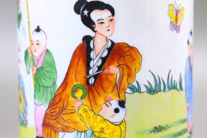 古玩陶瓷解放初期·銅胎畫琺瑯彩庭院仕女嬰戲圖筆筒拍賣,當(dāng)前價格0元