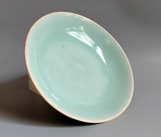 古玩陶瓷豆青釉盤真品鑒賞圖