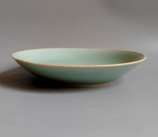 古玩陶瓷豆青釉盤真品鑒賞圖