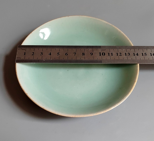 古玩陶瓷豆青釉盤真品鑒賞圖