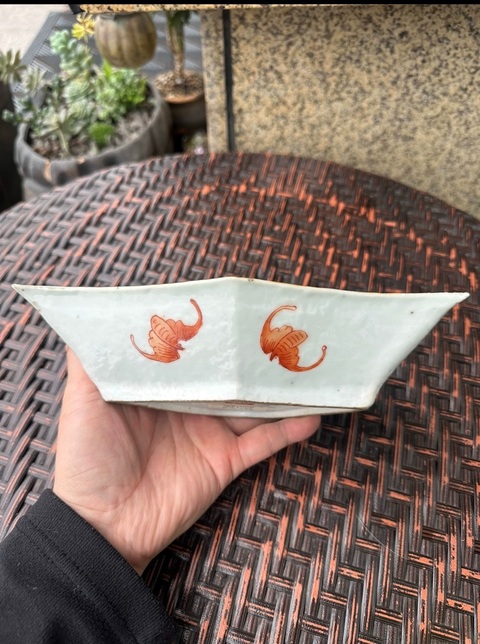古玩陶瓷礬紅印章紋角碗真品鑒賞圖