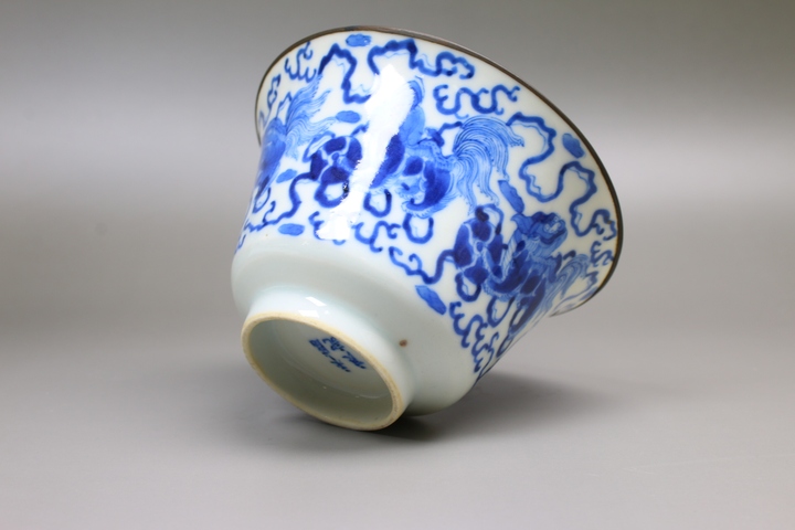 古玩陶瓷清中晚期·青花獅子滾繡球紋茶碗拍賣,當前價格189元