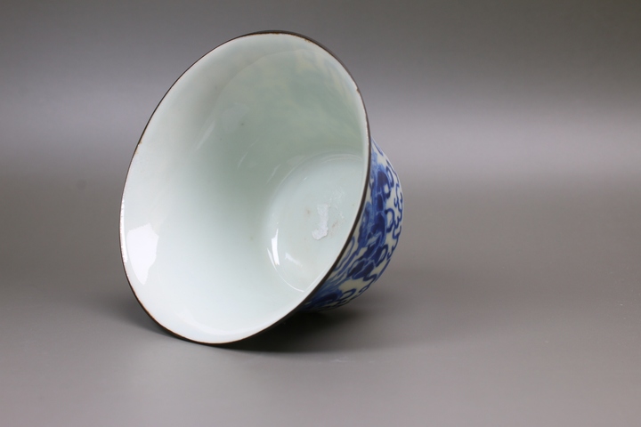 古玩陶瓷清中晚期·青花獅子滾繡球紋茶碗拍賣,當前價格189元