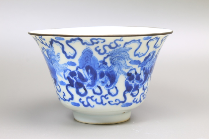 古玩陶瓷清中晚期·青花獅子滾繡球紋茶碗拍賣,當前價格189元