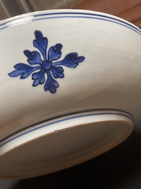 古玩陶瓷花卉紋青花盤真品鑒賞圖