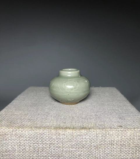 古玩陶瓷龍泉青瓷水盂真品鑒賞圖