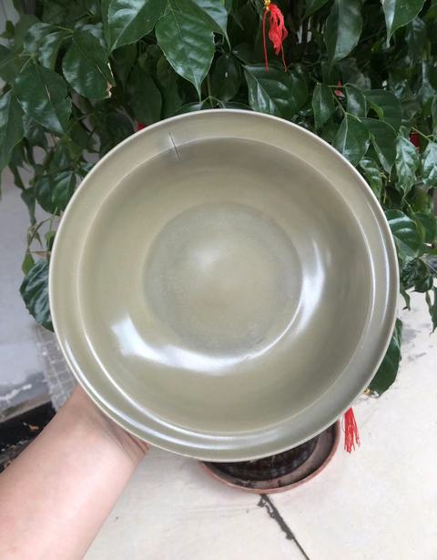 古玩陶瓷龍泉青瓷折沿盤真品鑒賞圖