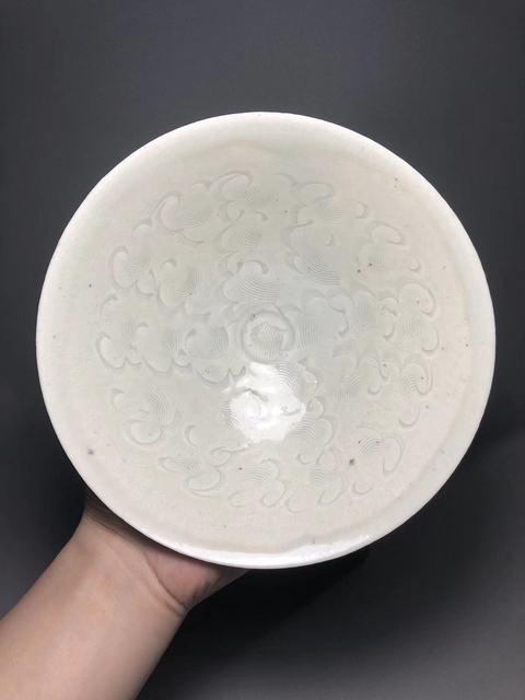 古玩陶瓷青白釉刻云氣紋斗笠碗真品鑒賞圖