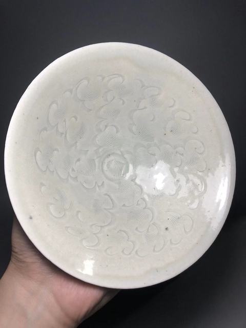 古玩陶瓷青白釉刻云氣紋斗笠碗真品鑒賞圖