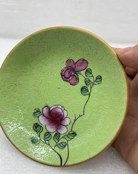 古玩陶瓷花卉紋粉彩盤真品鑒賞圖