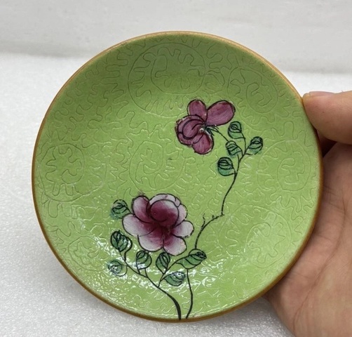 古玩陶瓷花卉紋粉彩盤真品鑒賞圖