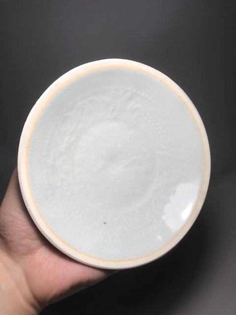 古玩陶瓷青白釉娃娃盤真品鑒賞圖