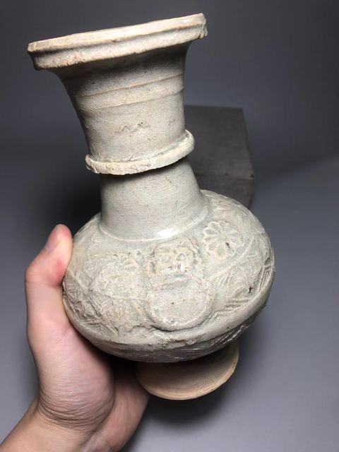 古玩陶瓷云市窯青白釉花卉紋瓶真品鑒賞圖