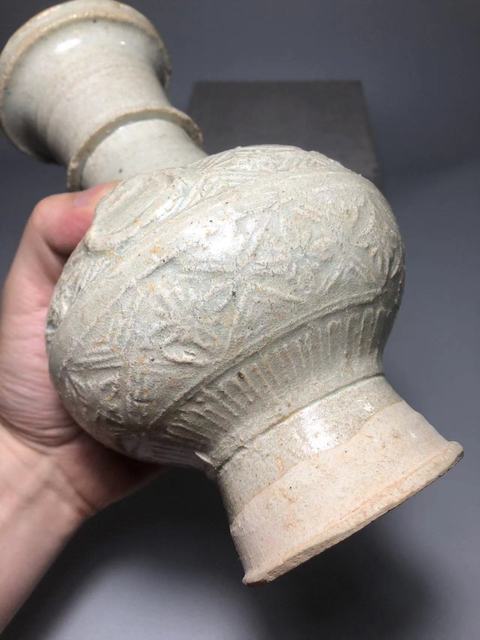 古玩陶瓷云市窯青白釉花卉紋瓶真品鑒賞圖