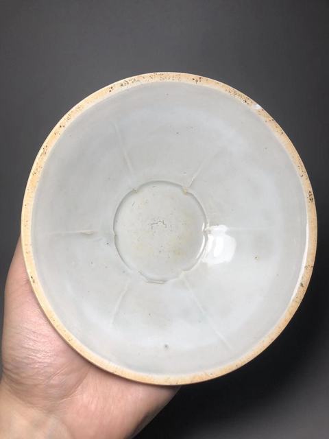 古玩陶瓷青白釉梅花紋斗笠碗真品鑒賞圖