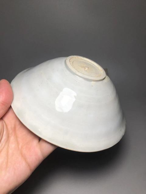 古玩陶瓷青白釉梅花紋斗笠碗真品鑒賞圖