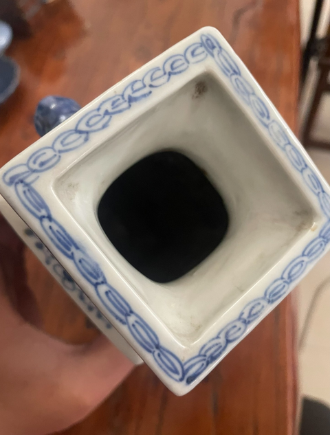 古玩陶瓷青花云龍紋象耳瓶真品鑒賞圖