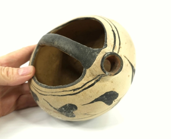 古玩陶瓷高麗仿磁州窯白地黑花壺真品鑒賞圖