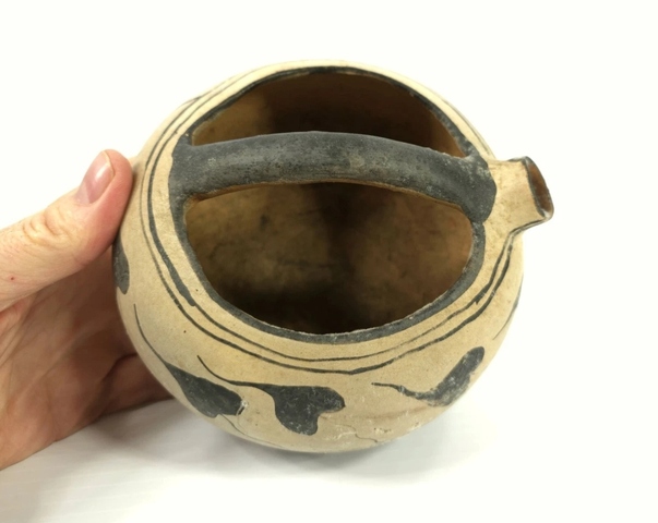 古玩陶瓷高麗仿磁州窯白地黑花壺真品鑒賞圖
