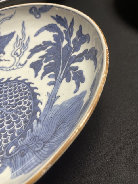 古玩陶瓷芭蕉麒麟紋青花盤真品鑒賞圖