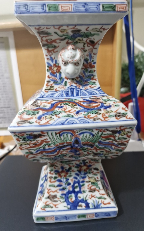 古玩陶瓷青花五彩龍紋四方尊真品鑒賞圖