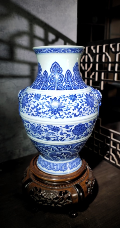 古玩陶瓷【高端稀有立件官窯】道光·青花纏枝花卉紋輔首瓶(官)拍賣(mài),當(dāng)前價(jià)格1199999元