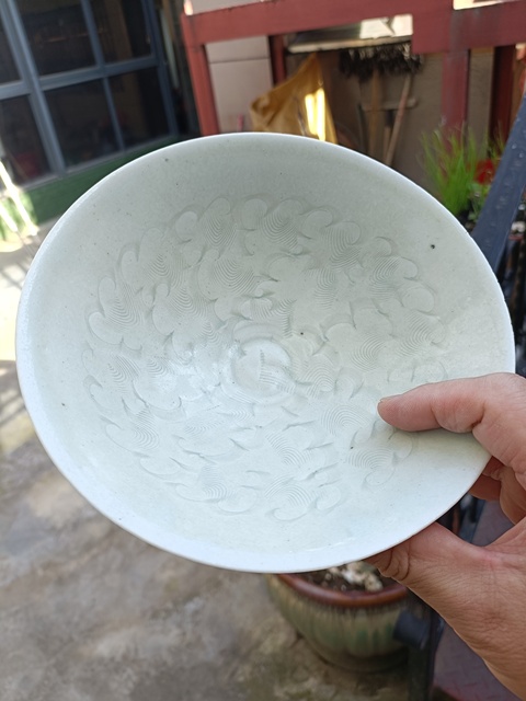 古玩陶瓷館藏級(jí)精品南宋湖田窯云氣紋斗笠碗拍賣,當(dāng)前價(jià)格5980元