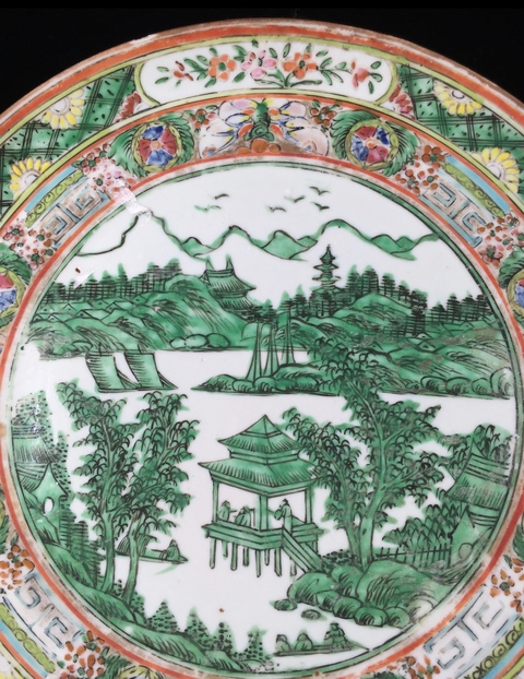 古玩陶瓷山水紋廣彩盤真品鑒賞圖