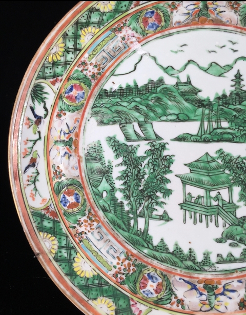 古玩陶瓷山水紋廣彩盤真品鑒賞圖