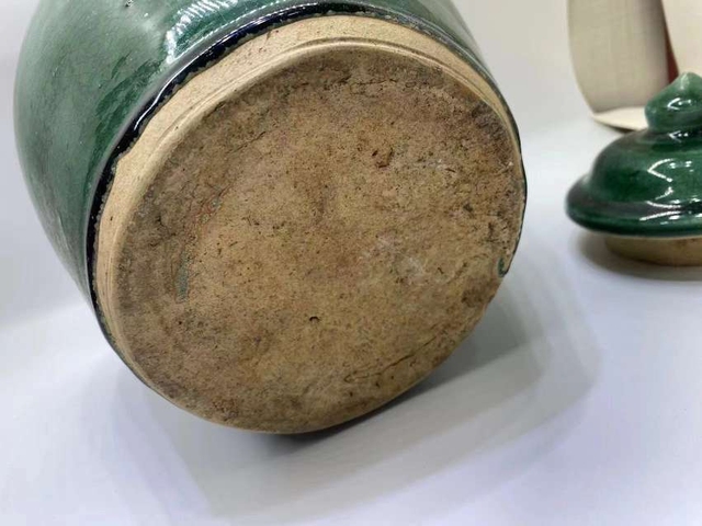 古玩陶瓷綠釉蓋罐真品鑒賞圖