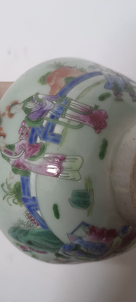 古玩陶瓷豆青釉粉彩碗真品鑒賞圖