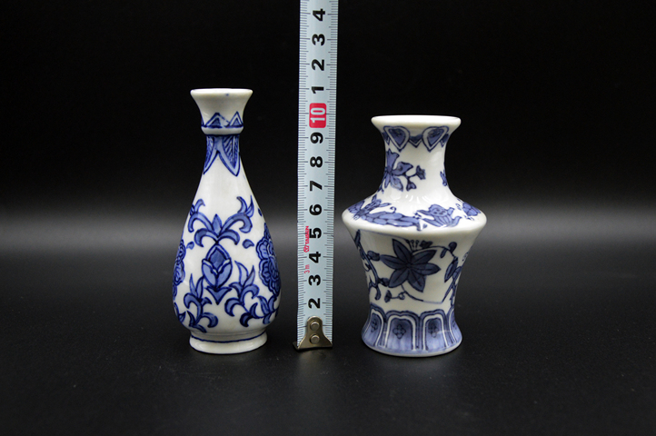 古玩陶瓷青花花卉紋瓶真品鑒賞圖