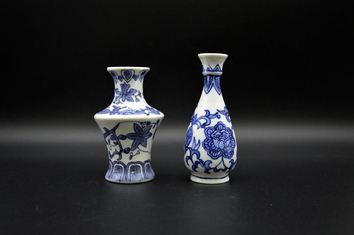 古玩陶瓷青花花卉紋瓶真品鑒賞圖