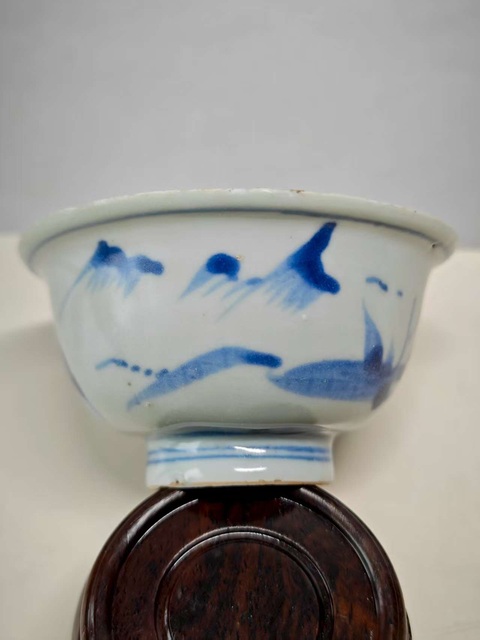 古玩陶瓷明晚期青花山水人物壓手杯拍賣,當前價格2888元