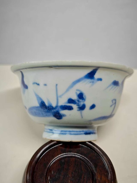 古玩陶瓷明晚期青花山水人物壓手杯拍賣,當前價格2888元