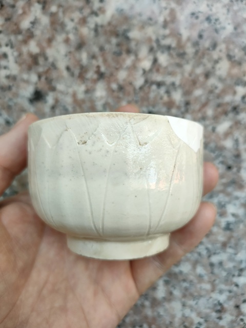 古玩陶瓷定窯白瓷刻仰蓮紋碗拍賣,當前價格1600元