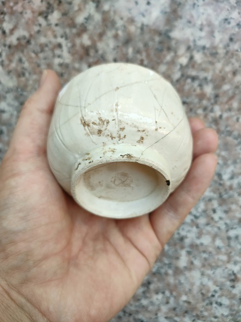 古玩陶瓷定窯白瓷刻仰蓮紋碗拍賣,當前價格1600元