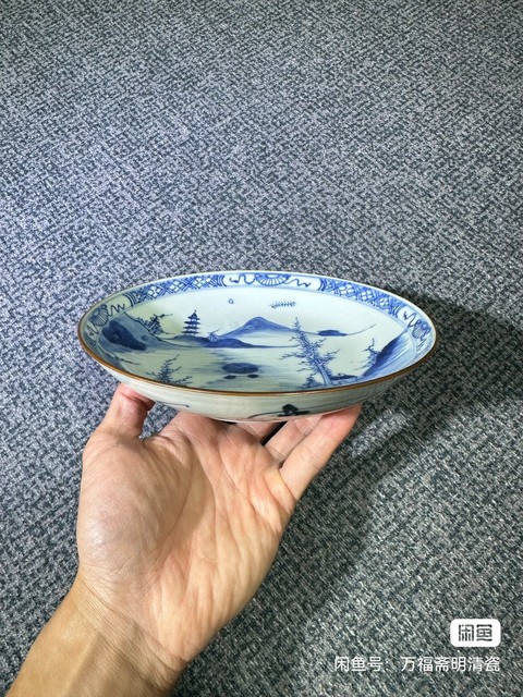 古玩陶瓷山水紋青花盤真品鑒賞圖