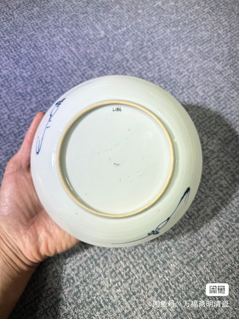 古玩陶瓷山水紋青花盤真品鑒賞圖