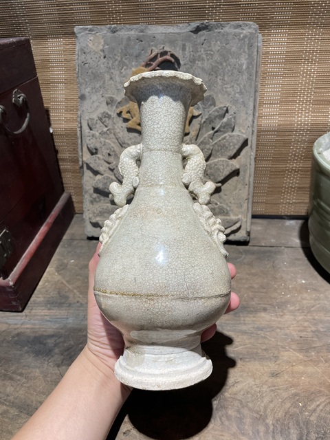 古玩陶瓷影青雙耳瓶真品鑒賞圖