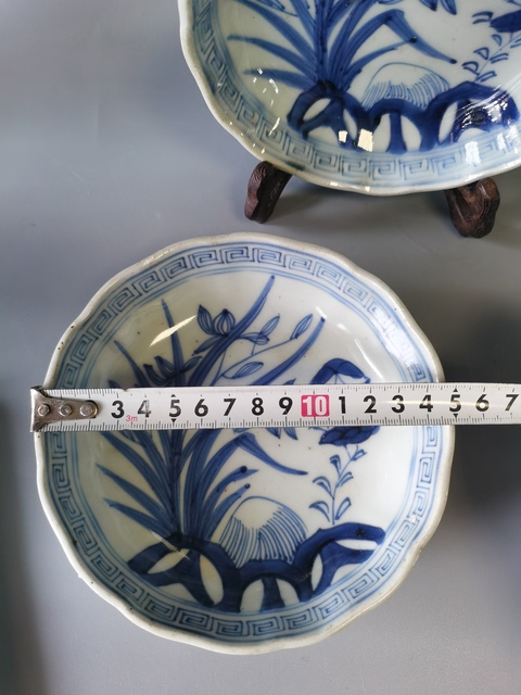 古玩陶瓷民國青花劃花盤真品鑒賞圖