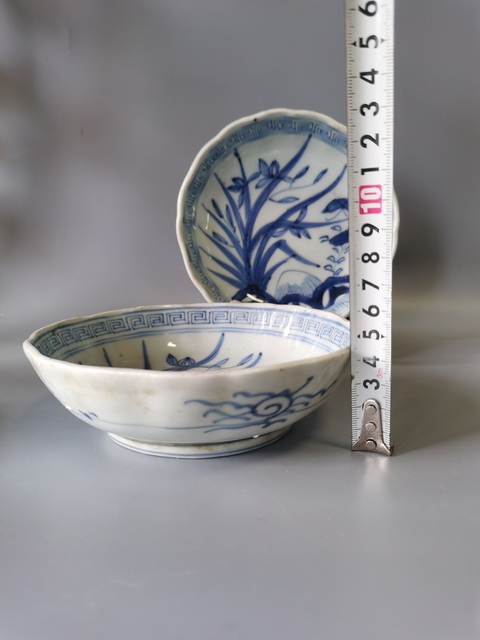 古玩陶瓷民國青花劃花盤真品鑒賞圖