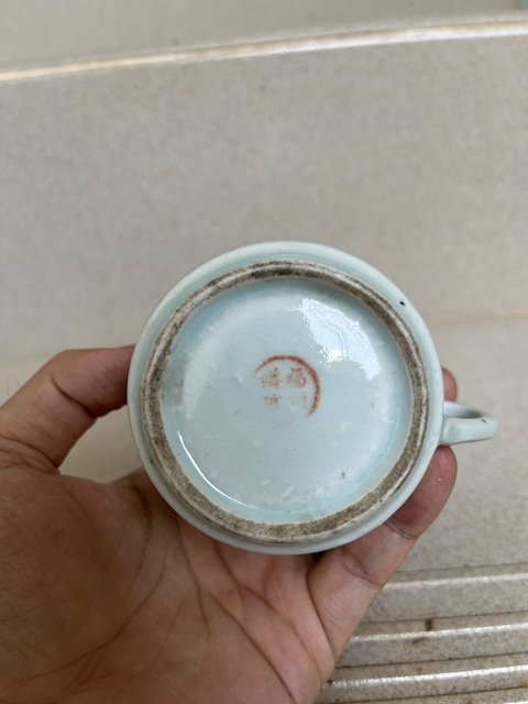 古玩陶瓷民國粉彩魚藻紋把杯拍賣,當前價格50元
