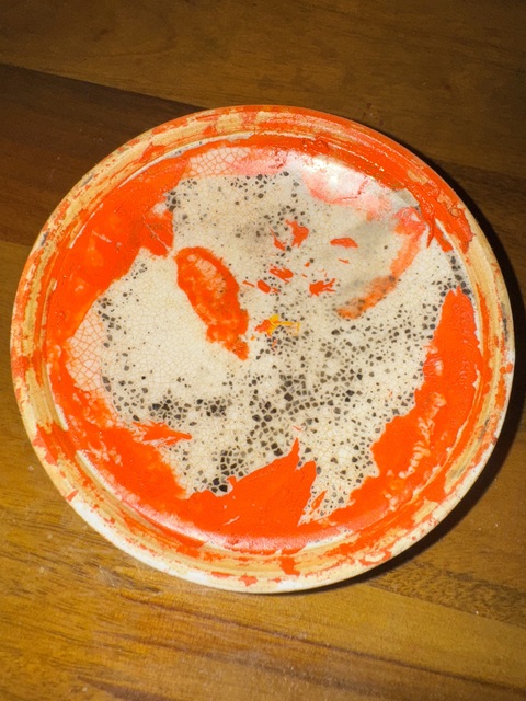古玩陶瓷50年代藍(lán)地粉彩花蝶紋印盒真品鑒賞圖