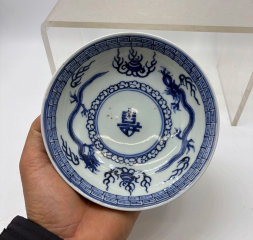 古玩陶瓷青花盤真品鑒賞圖