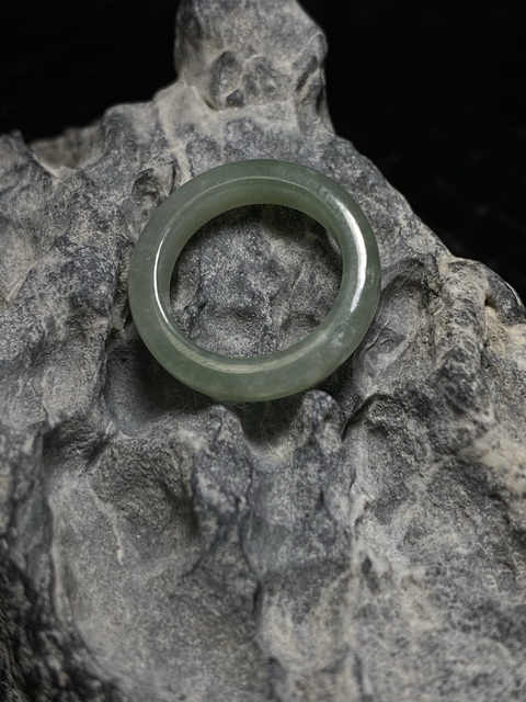 古玩玉器天然翡翠戒指真品鑒賞圖